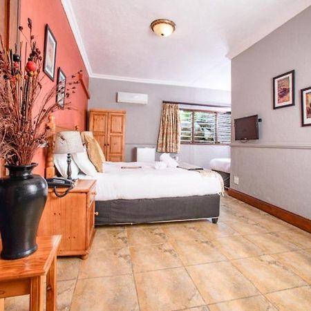 The Palms Guesthouse Mbombela Bagian luar foto