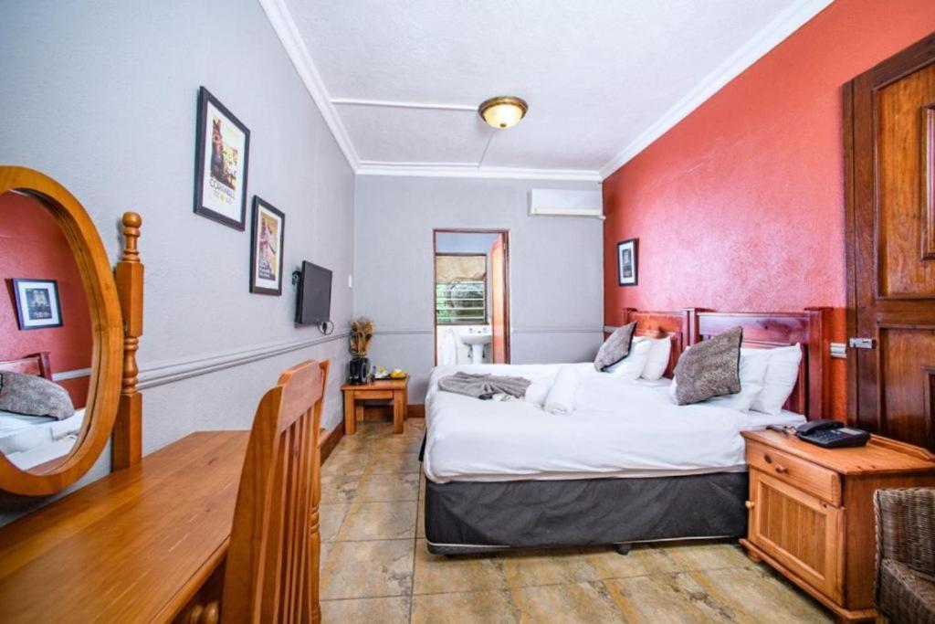 The Palms Guesthouse Mbombela Bagian luar foto